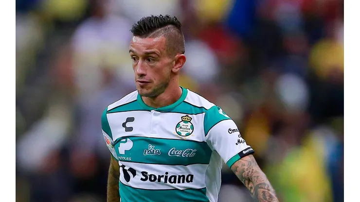 Lozano es pretendido por todos...