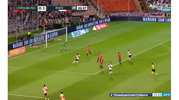 Viva el fútbol: Nacho Fernández tiró una pared con Scocco y puso el 2-0