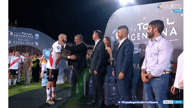 River fue a recibir la copa con el "como te duele la..." de fondo