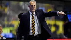 Gustavo Alfaro, todavía director técnico de Boca.