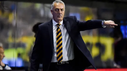 Gustavo Alfaro, todavía director técnico de Boca.