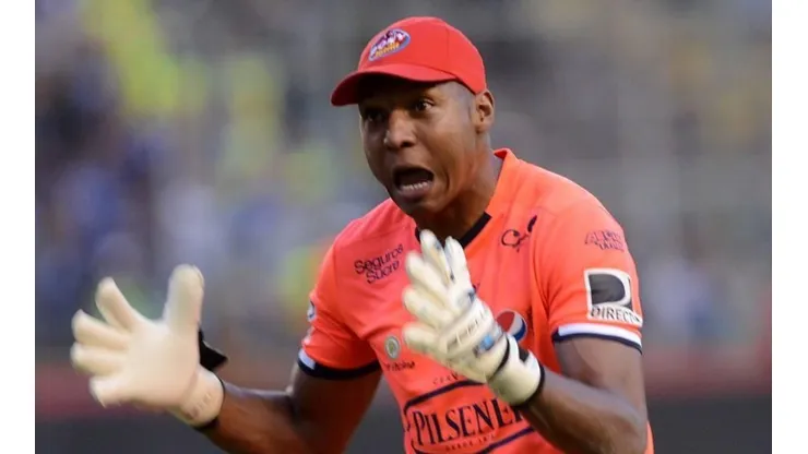 Máximo Banguera ya se despidió de Barcelona SC.
