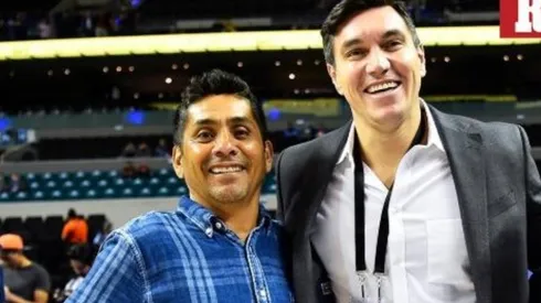 El inmortal y Nájera viendo NBA.