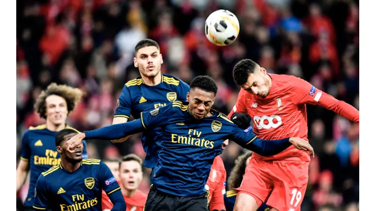 Standard Lieja empató 2 a 2 con el Arsenal y quedó a un paso de la gloria