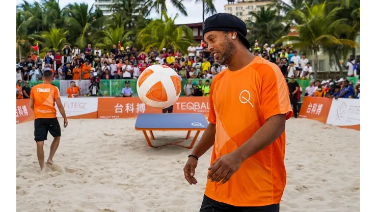 Los amigos de Ronaldinho vencieron a las Estrellas de México en el Partido por la Paz