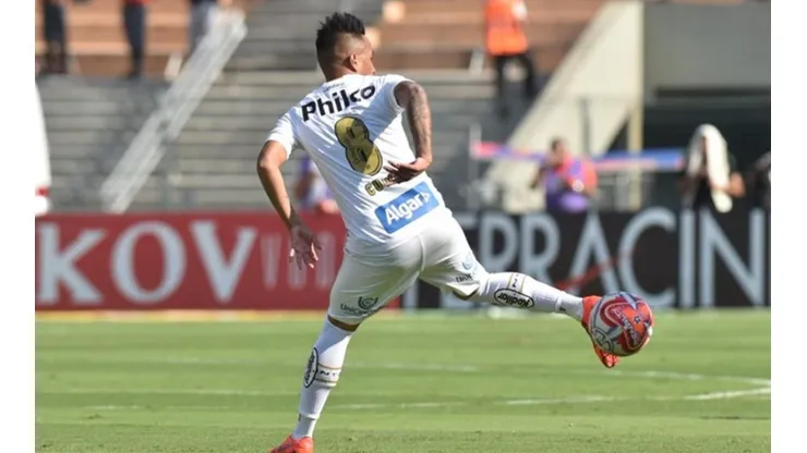 Cueva llegó al Santos proveniente del Krasnodar.