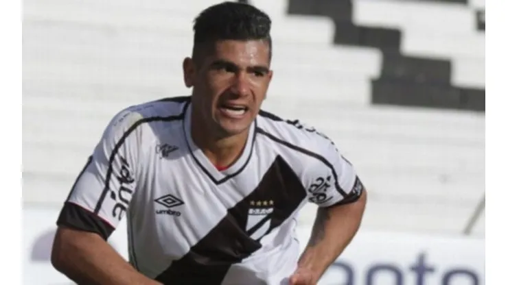 El delantero no ha jugado en el extranjero anteriormente.
