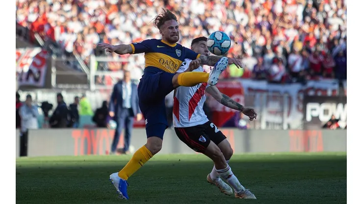 Foto de un duelo entre River y Boca en El Monumental.