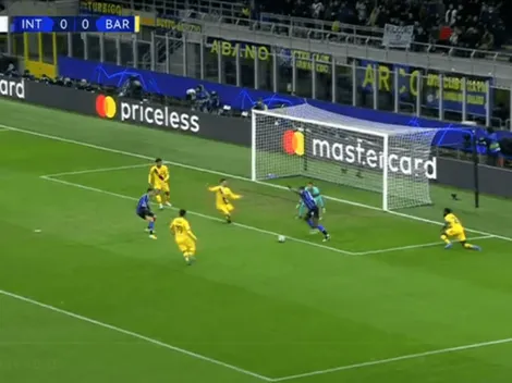 Lukaku hizo todo bien, le iba a marcar un golazo al Barcelona, pero llegó Lenglet