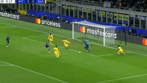 Lukaku hizo todo bien, le iba a marcar un golazo al Barcelona, pero llegó Lenglet