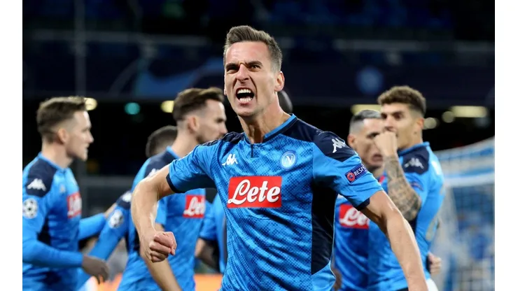 Milik tuvo una noche soñada: marcó tres goles.