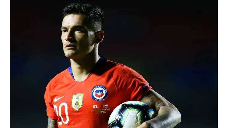 Sería un bombazo: Boca, tras los pasos de Charles Aránguiz