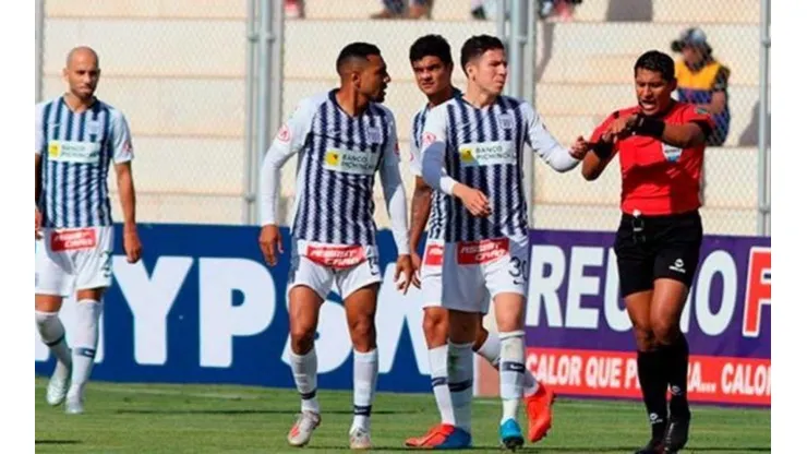 Michael Espinoza fue el principal en el partido de ida en Juliaca.