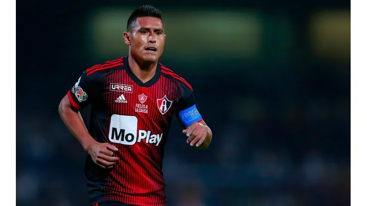 Osvaldo Martínez empieza a despedirse de Atlas