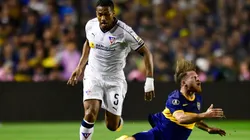 Antonio Valencia enfrentando a Boca Juniors.