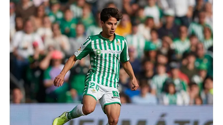 Lainez agradeció la ovación que recibió en Betis