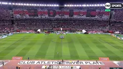 Para que Boca no se olvide: el mosaico de la hinchada de River antes del 9-12