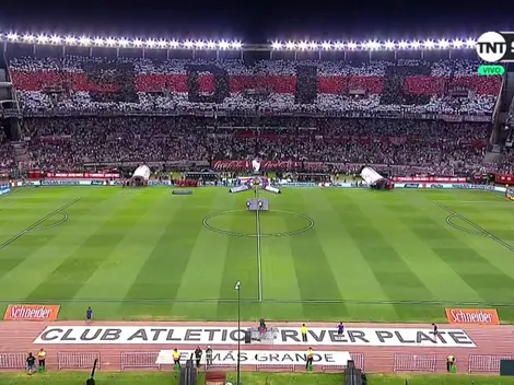 Para que Boca no se olvide: el mosaico de la hinchada de River antes del 9-12