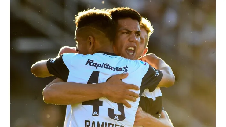 El festejo de los jugadores de Gimnasia.