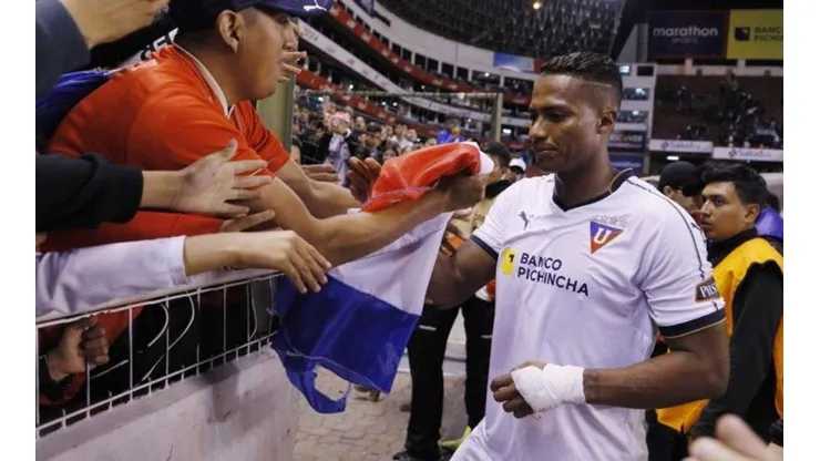 La algarabía de Antonio Valencia.