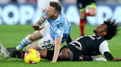 La falta que provocó la expulsión de Cuadrado contra la Lazio.