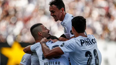 Santos, uno de los tres que nunca descendieron.