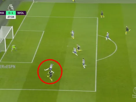 Jiménez da una asistencia fenomenal a tres dedos en el gol de los Wolves