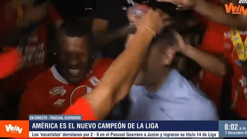 Así cogieron de recocha a Eduardo Luis López en pleno noticiero.