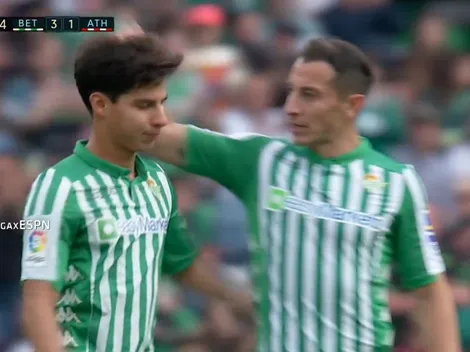 Diego Lainez salió ovacionado y el público coreó su apellido