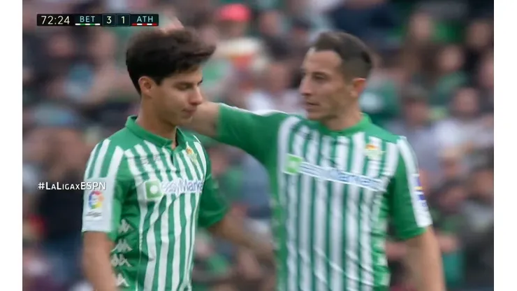 Diego Lainez ovacionado