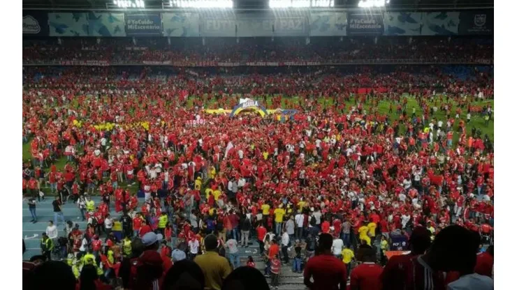 Invasión en el Pascual Guerrero tras el título de América en Liga.