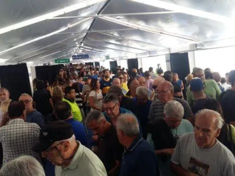 Amenaza de suspensión: las elecciones en Boca arrancaron muy irregulares