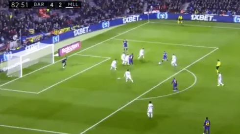 Perfecto: Messi le pegó de primera y la clavó de un ángulo para el tercero