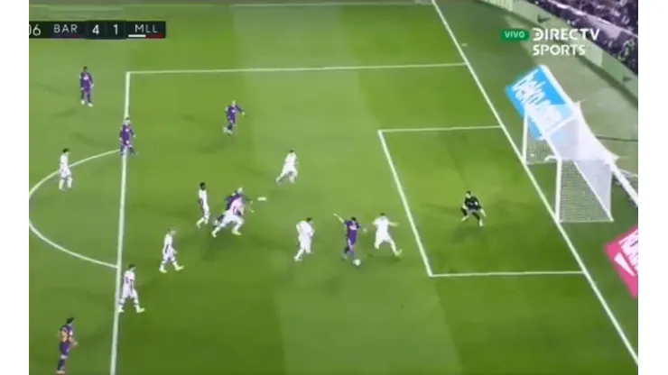 ¡Cierren todo! ¡Luis Suárez metió un golazo de taco de espalda!