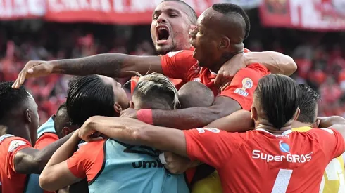 Algarabía absoluta en América de Cali.