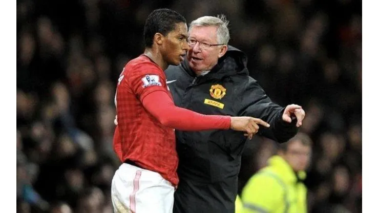 Antonio Valencia junto a Alex Ferguson.