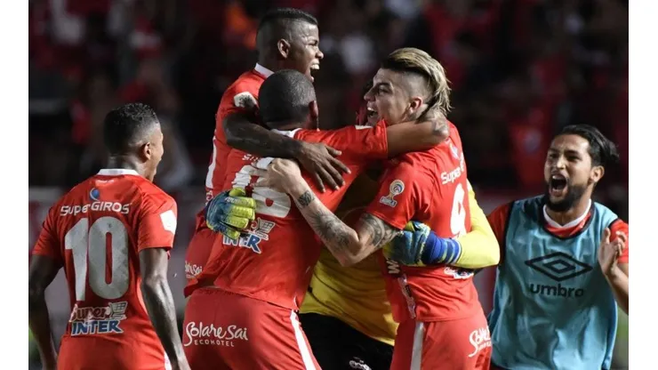 América de Cali, por su título 14 en el fútbol profesional colombiano.
