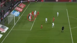 Alario conectó de cabeza y puso en ventaja al Leverkusen frente al Schalke