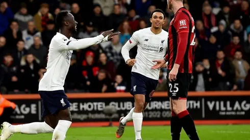 El Liverpool goleó 3 a 0 al Bournemouth y le sacó 11 puntos al segundo