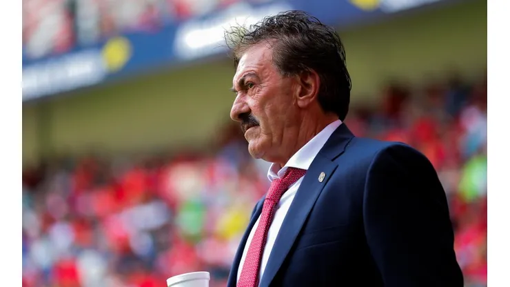 Sorpresiva reunión de La Volpe con los directivos de Racing