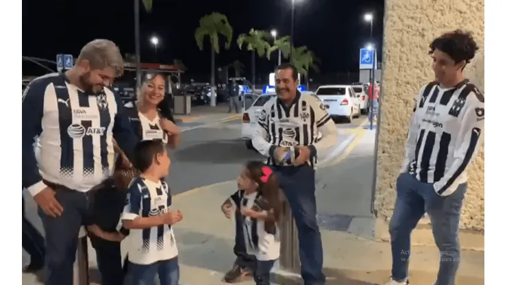 La afición de Monterrey esperó ilusionada al plantel en Aguascalientes