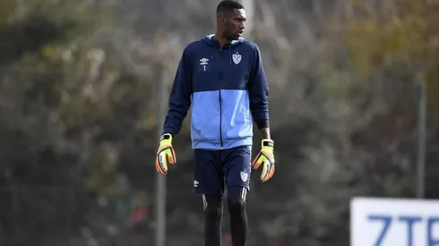 Alexander Domínguez durante un entrenamiento de Vélez.