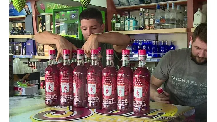 Botella conmemorativa para América de Cali.