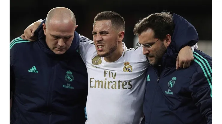 ¿Juega contra Barcelona? Hazard está en muletas a dos semanas del Clásico