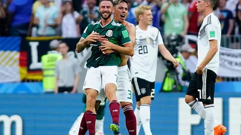 Layún dejó la rivalidad de lado y defendió a Salcedo