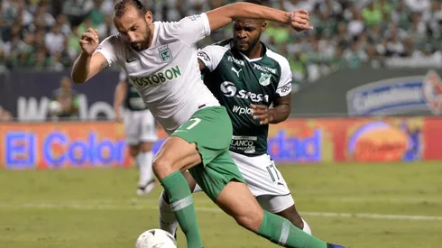 Barcos durante un partido de Atlético Nacional.