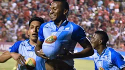 Michael Estrada festejando un gol en Macará.