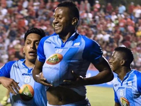 Estrada, el delantero del momento en Ecuador, dio pistas sobre su futuro