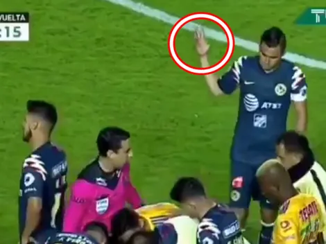 Paul Aguilar trolea en pleno partido a Diego Reyes