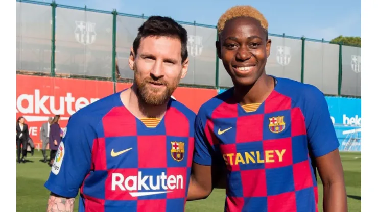 Alexander-Arnold quiso trollear al Barcelona y una jugadora culé le salió al cruce